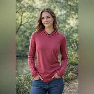 NWOT Long-Sleeve Hooded Top in Dusty Rose! Small!